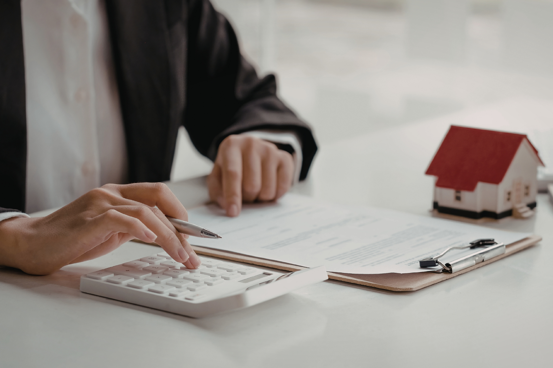 Wpis do księgi wieczystej – jak wygląda wniosek, ile się czeka i jaki jest koszt?